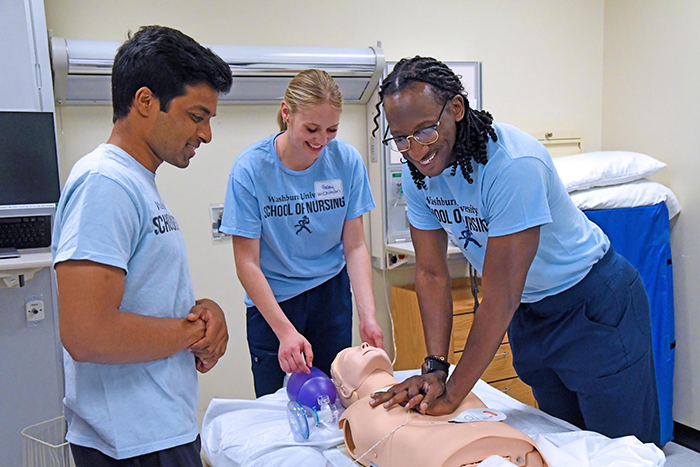 Washburn nursing students in lab