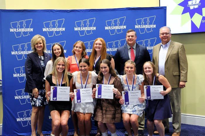 Group of 2025 SNCO Honors Scholars with President Mazachek and Provost Fritch