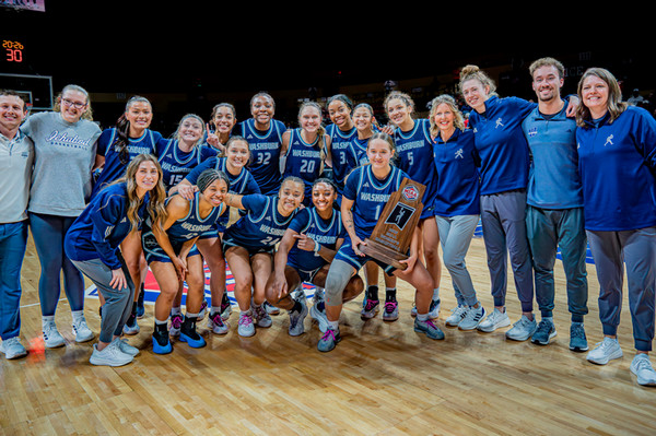 Women's Basketball Wins MIAA Tournament